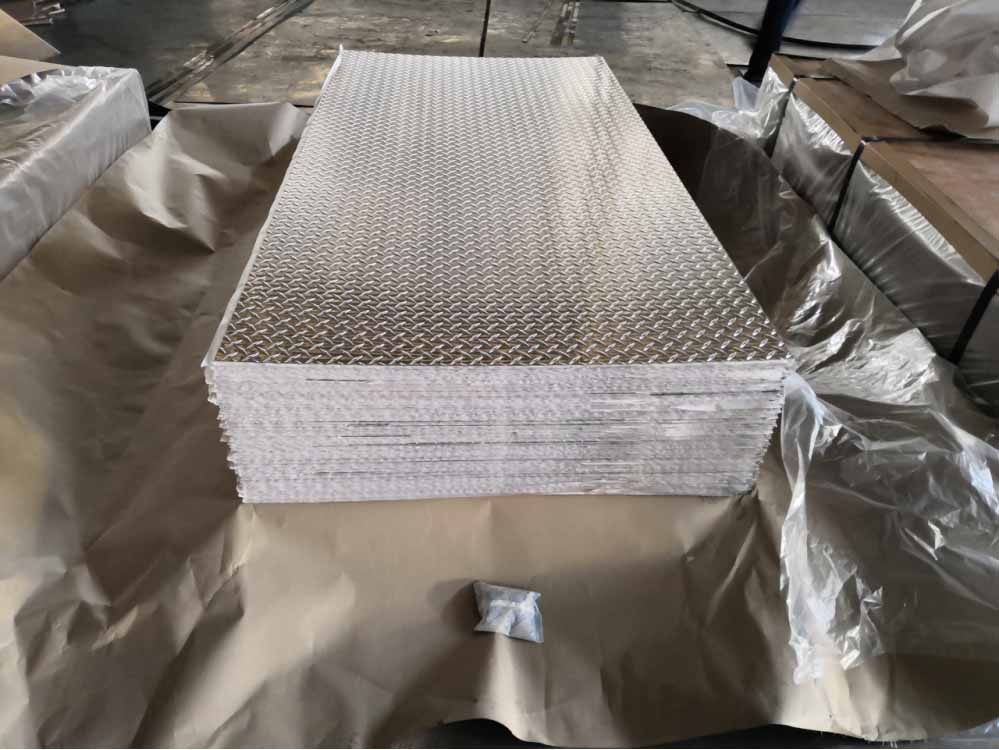 4x8 sheet of 18 inch aluminum diamond plate